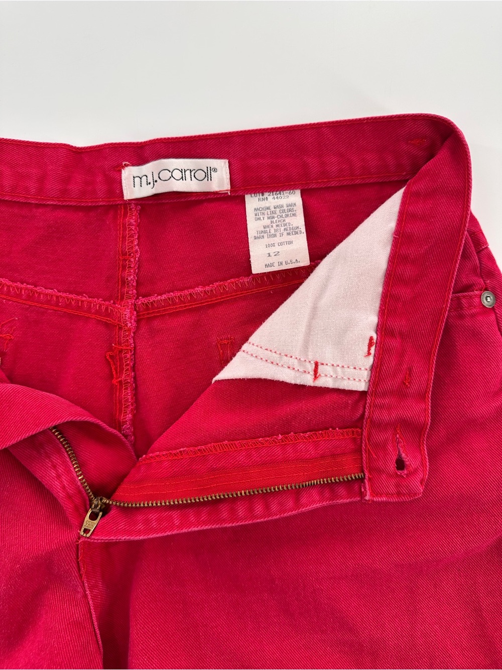 90's Red Denim High Rise Mom Shorts Women's Size M/L - Picture 3 of 10
